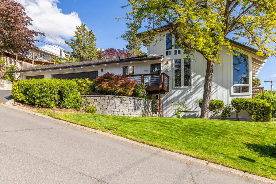 727 Hillside Avenue, Klamath Falls, OR 97601 - #2
