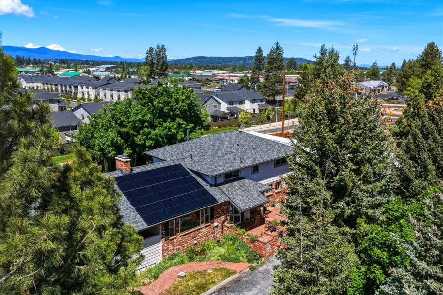 61573 E Lake Drive, Bend, OR 97702 - #2