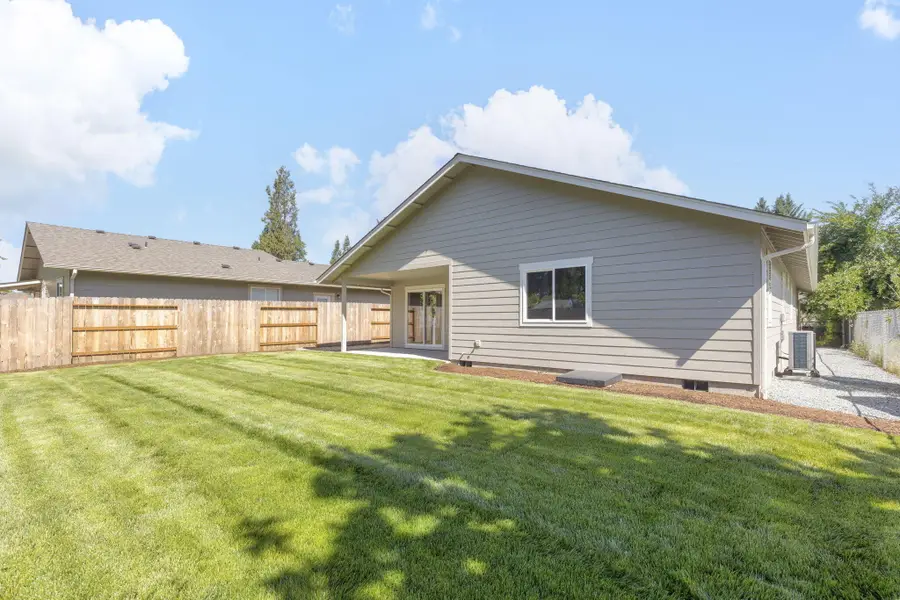 1037 SE Briannas Way, Grants Pass, OR 97527 - #2