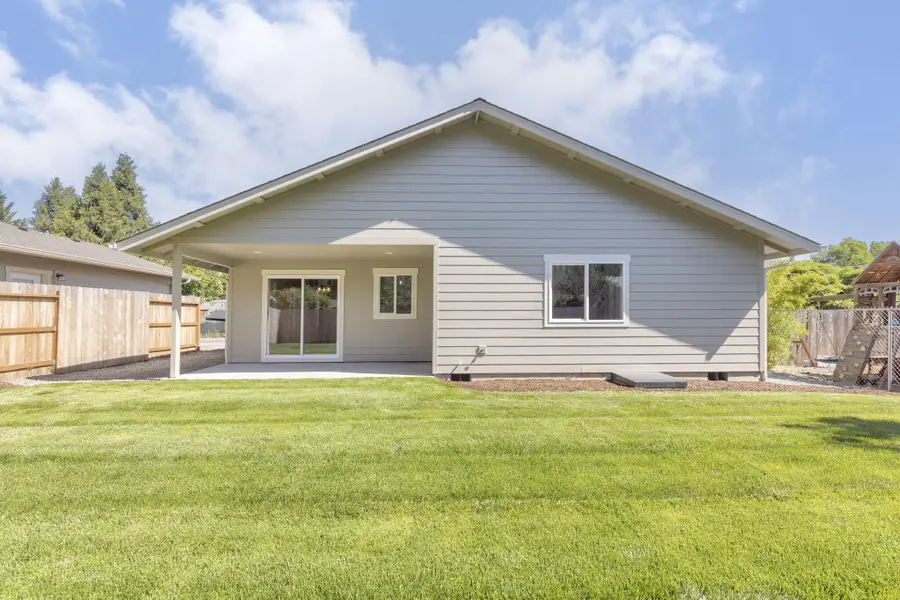 1037 SE Briannas Way, Grants Pass, OR 97527 - #3
