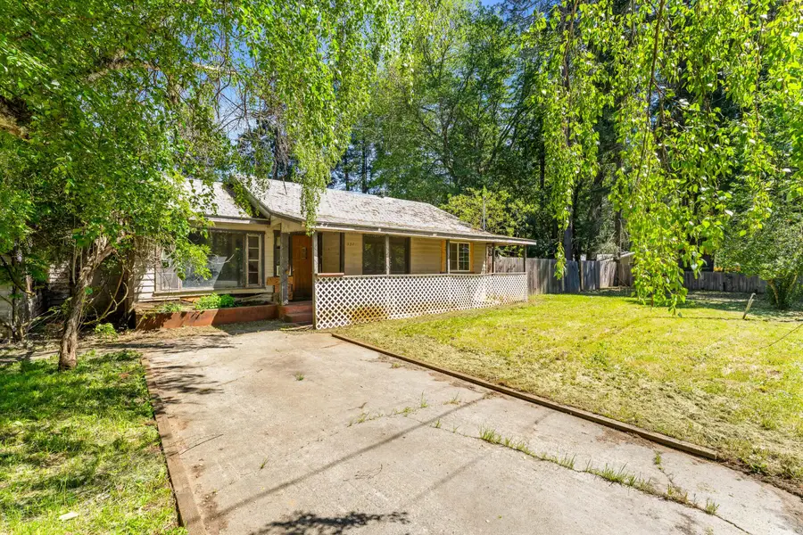 337 S Kerby Avenue, Cave Junction, OR 97523 - #2