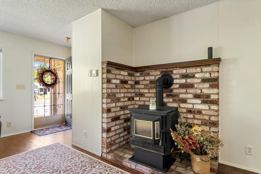 210 Sky Crest Drive, Grants Pass, OR 97527 - #3