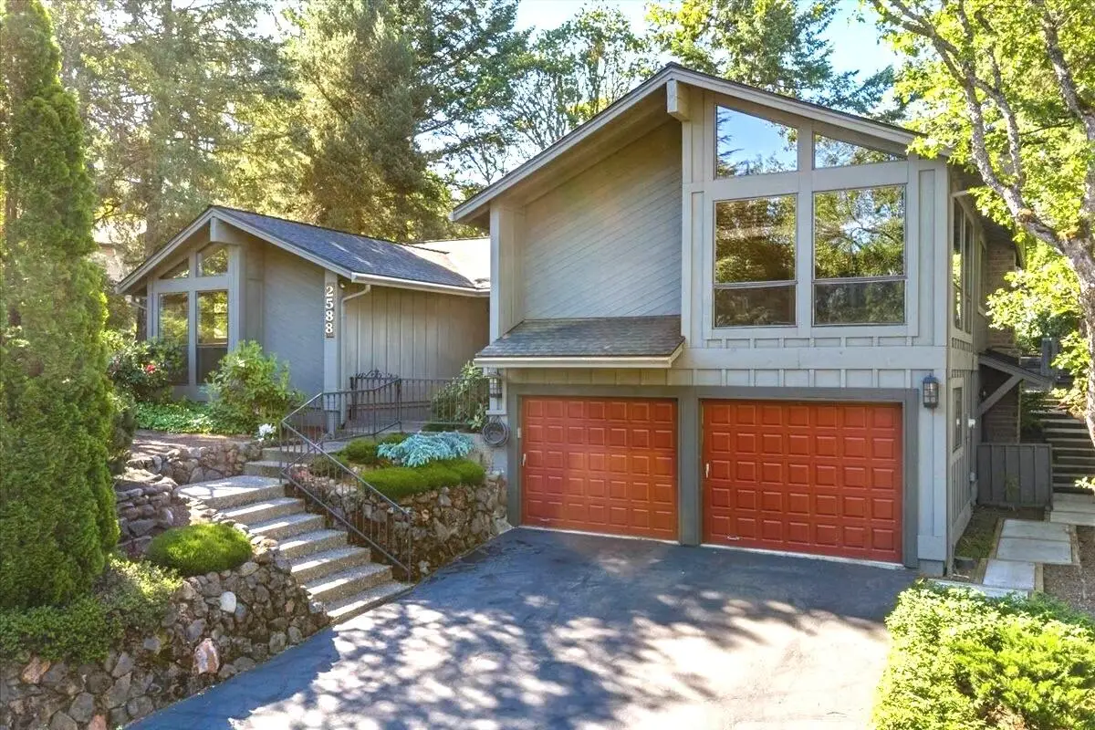 2588 Congress Way, Medford, OR 97504 - #1