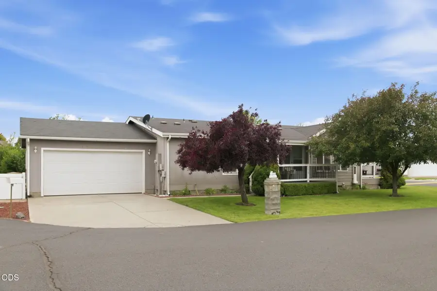 756 NE Sioux Court, Redmond, OR 97756 - #3