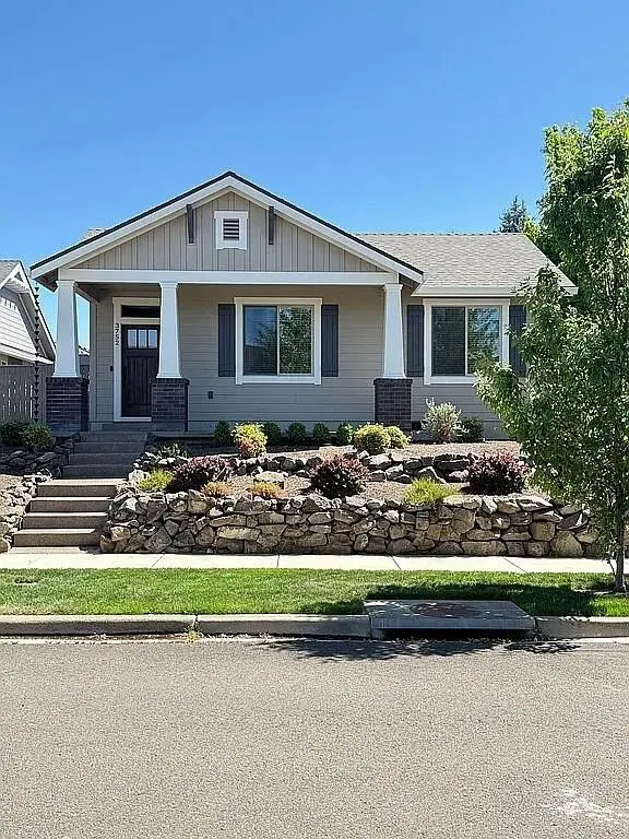 3752 Sunleaf Avenue, Medford, OR 97504