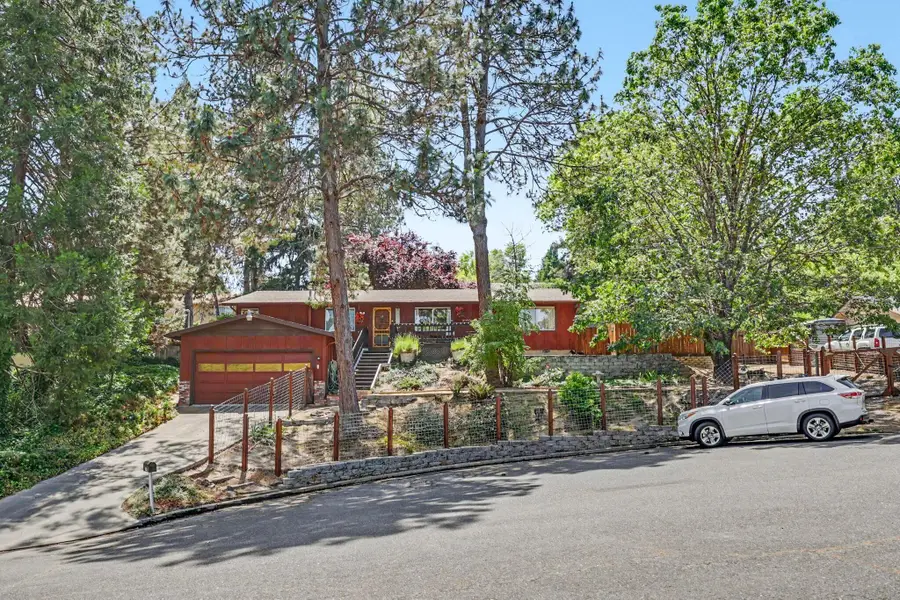 1115 NW C Street, Grants Pass, OR 97526 - #2