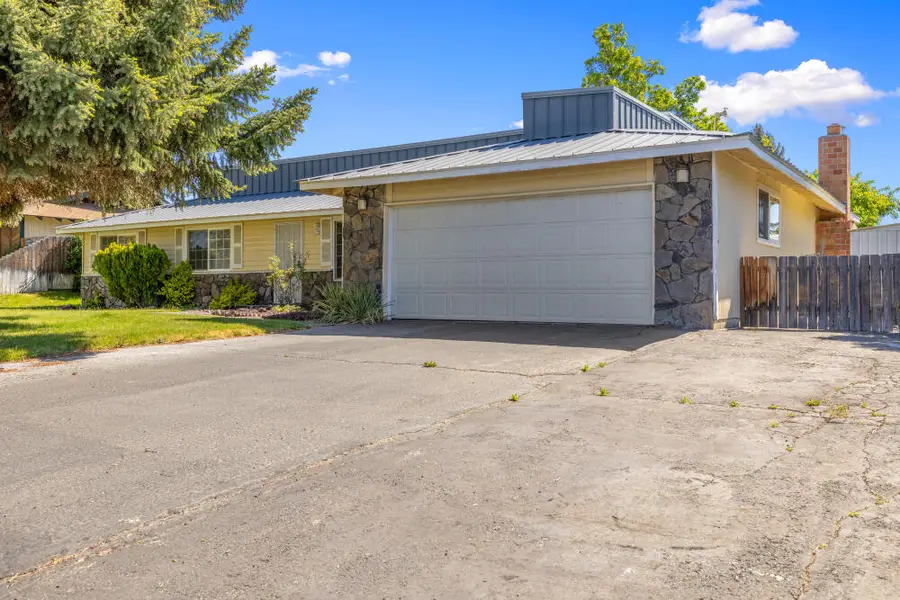 3867 Rio Vista Way, Klamath Falls, OR 97603 - #2