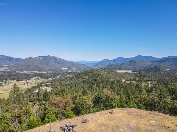 567 Woody Acres Drive, Williams, OR 97544