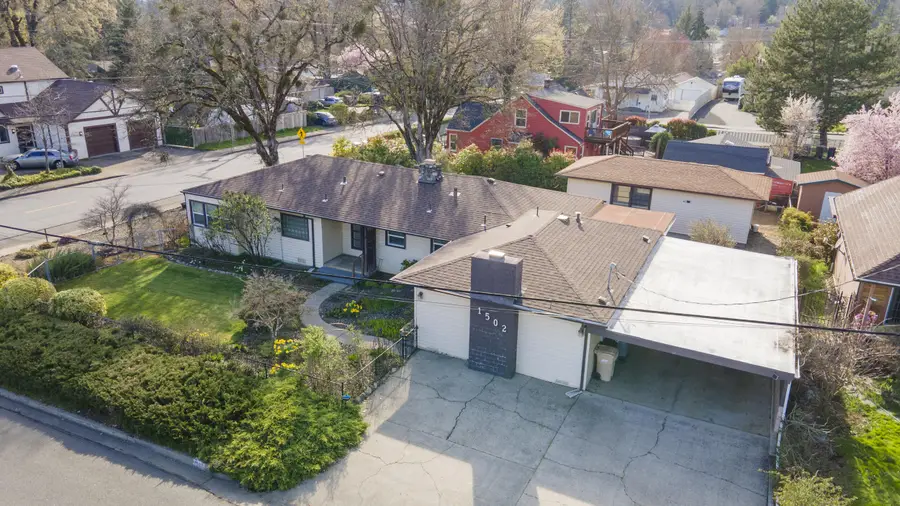 1502 NW Lawnridge Avenue, Grants Pass, OR 97526 - #2