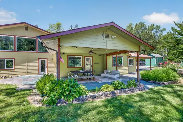 423 Fielder Lane, Grants Pass, OR 97526