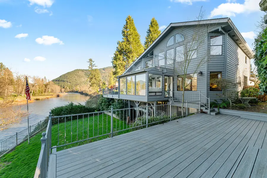 1352 E Park Street, Grants Pass, OR 97527 - #2