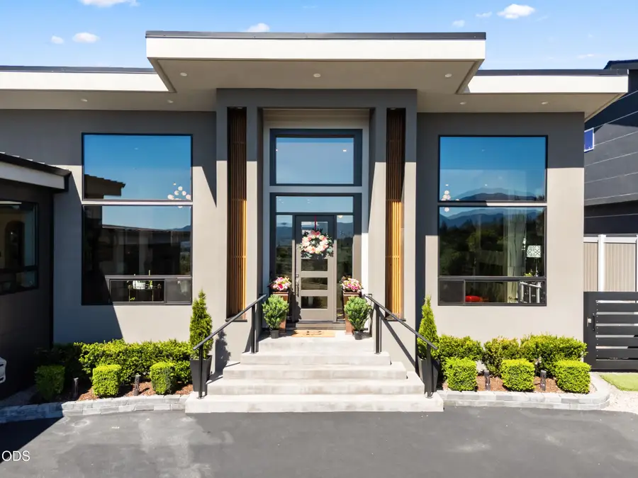 4310 Tamarack Drive, Medford, OR 97504 - #2