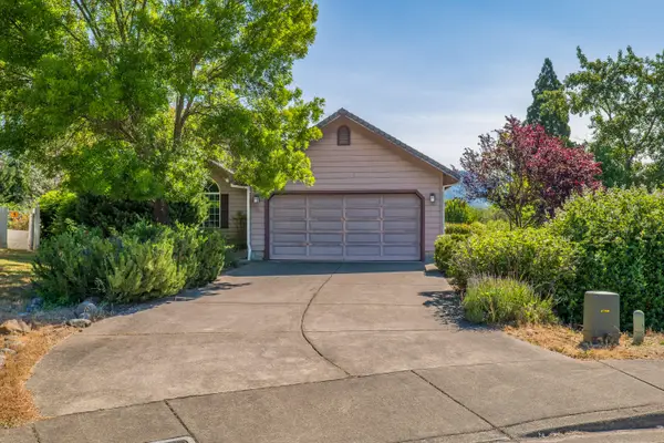 23 SW Leonard Street, Grants Pass, OR 97526