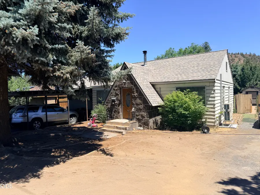 862 NE 8th Street, Bend, OR 97701 - #2