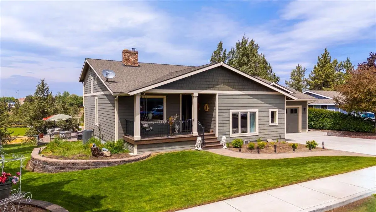 1725 SW Parkway Drive, Redmond, OR 97756 - #1