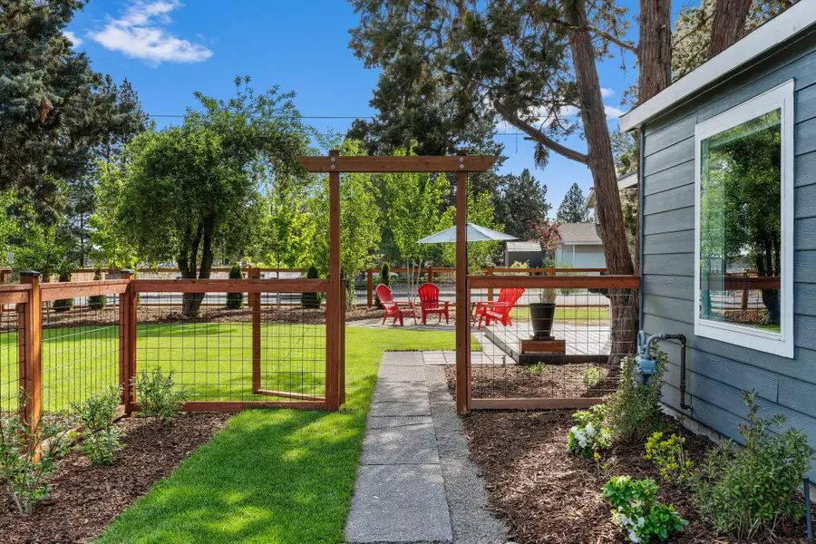 565 SE Woodland Boulevard, Bend, OR 97702 - #3