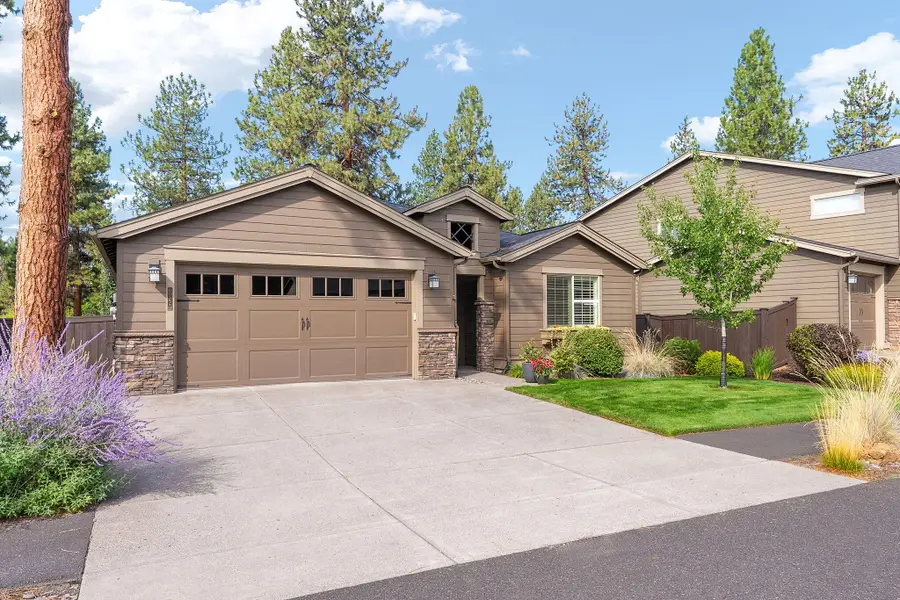 60220 Rolled Rock Way, Bend, OR 97702 - #2