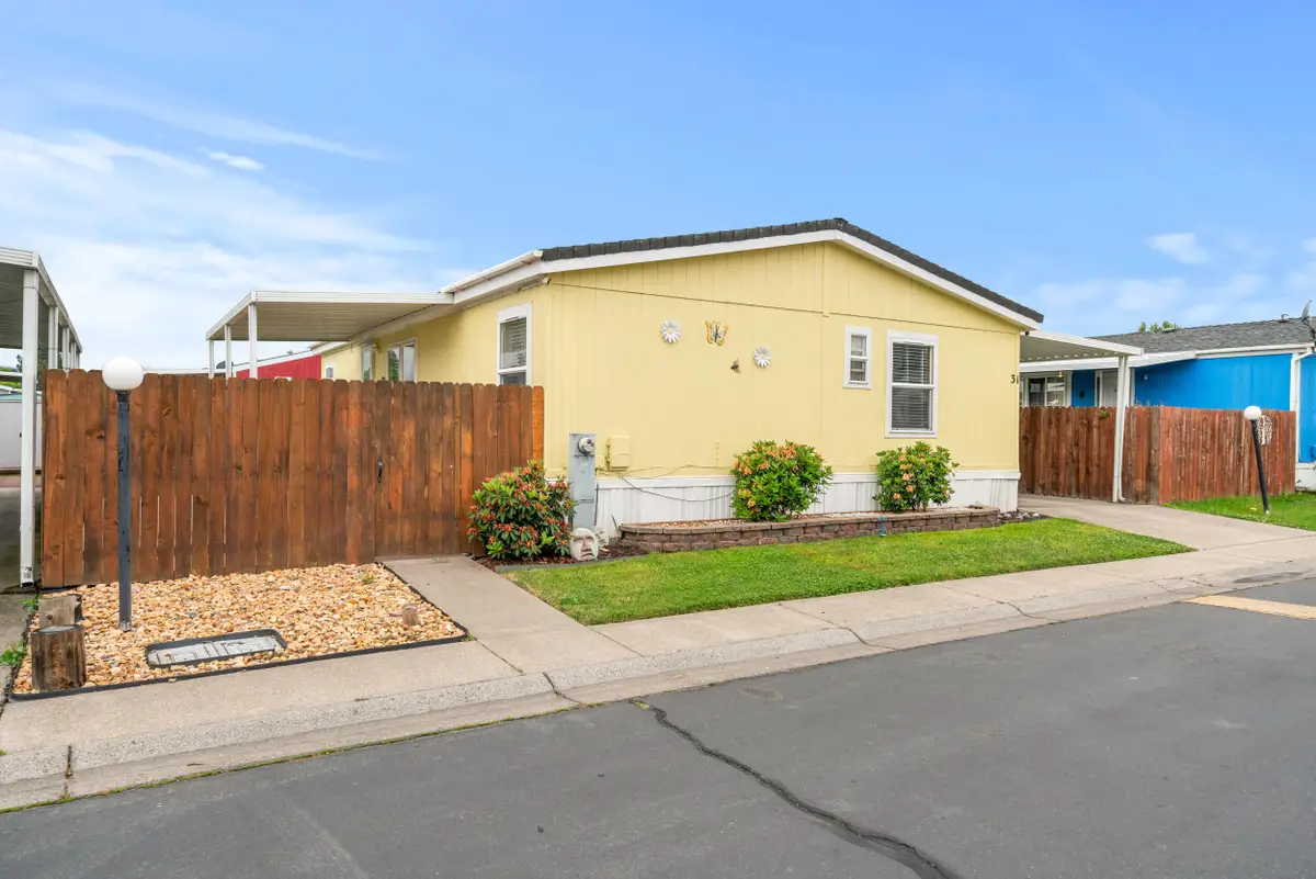 1570 S Peach Street #SPC 31, Medford, OR 97501 - #1