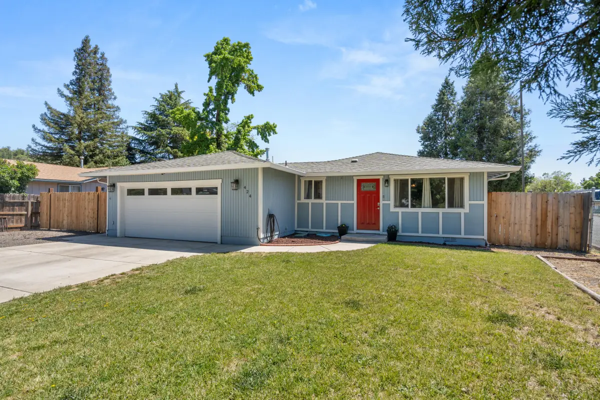 424 W Archwood Drive, Eagle Point, OR 97524 - #1