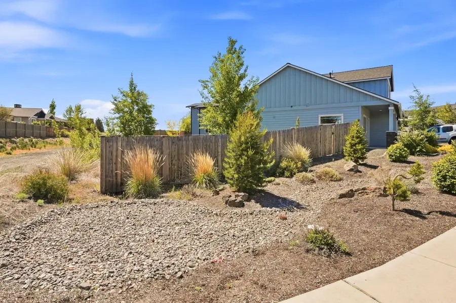 4722 SW Zenith Avenue, Redmond, OR 97756 - #2