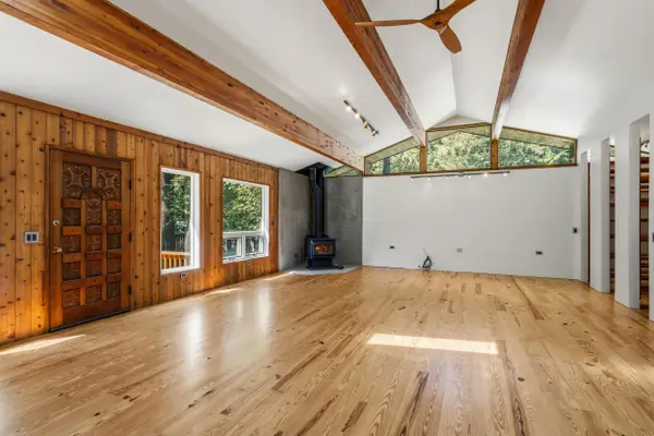 140 Bonanza Drive, Selma, OR 97538