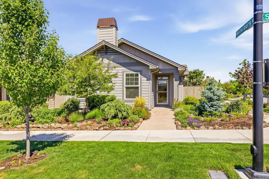 3841 Shamrock Drive, Medford, OR 97504 - #2