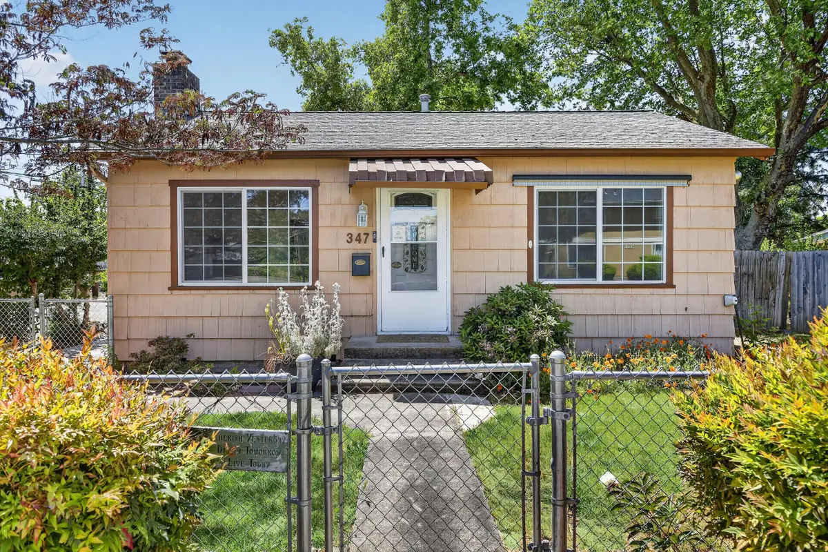 347 N 2nd Street, Central Point, OR 97502 - #1