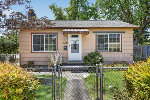 347 N 2nd Street, Central Point, OR 97502