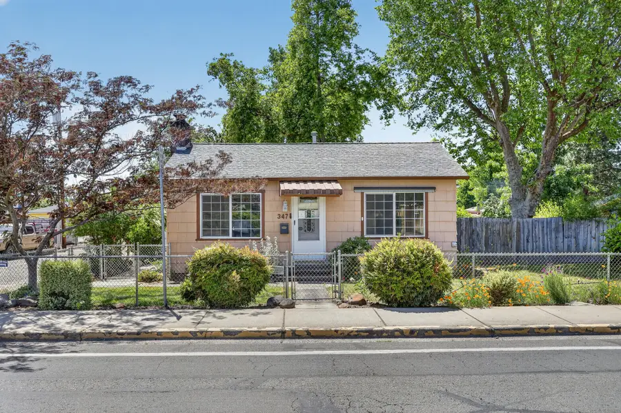347 N 2nd Street, Central Point, OR 97502 - #2