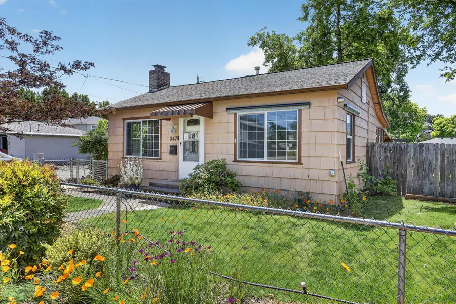 347 N 2nd Street, Central Point, OR 97502 - #3