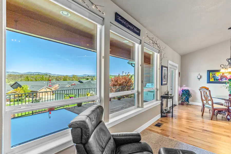 161 Skyhawk Drive, Eagle Point, OR 97524 - #2