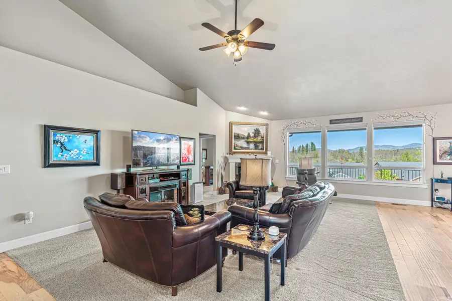 161 Skyhawk Drive, Eagle Point, OR 97524 - #3
