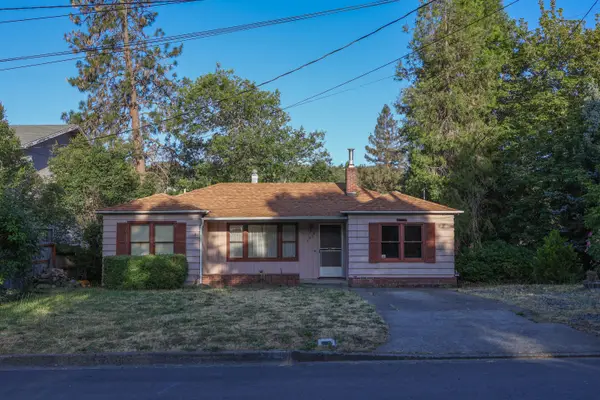 1434 NW Hawthorne Avenue, Grants Pass, OR 97526