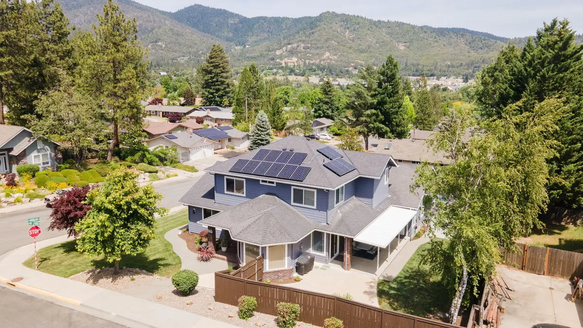 965 NW Valley View Drive, Grants Pass, OR 97526 - #1