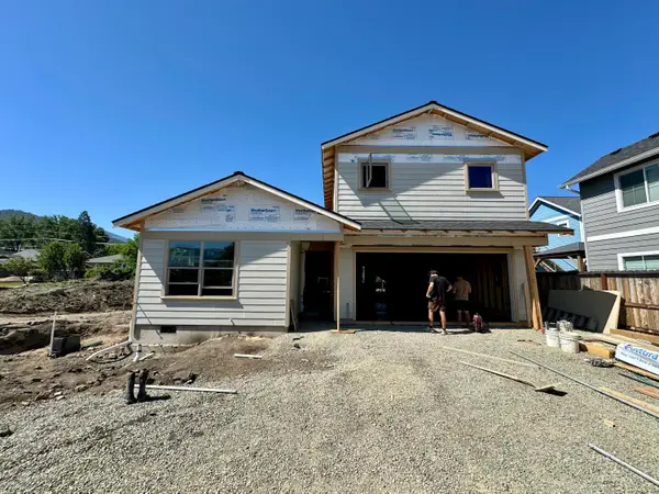 312 Lithia Avenue, Talent, OR 97540
