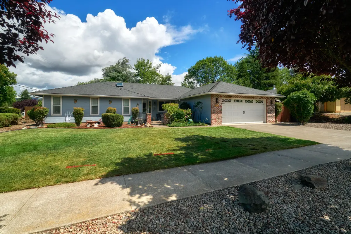911 La Loma Drive, Medford, OR 97504 - #1