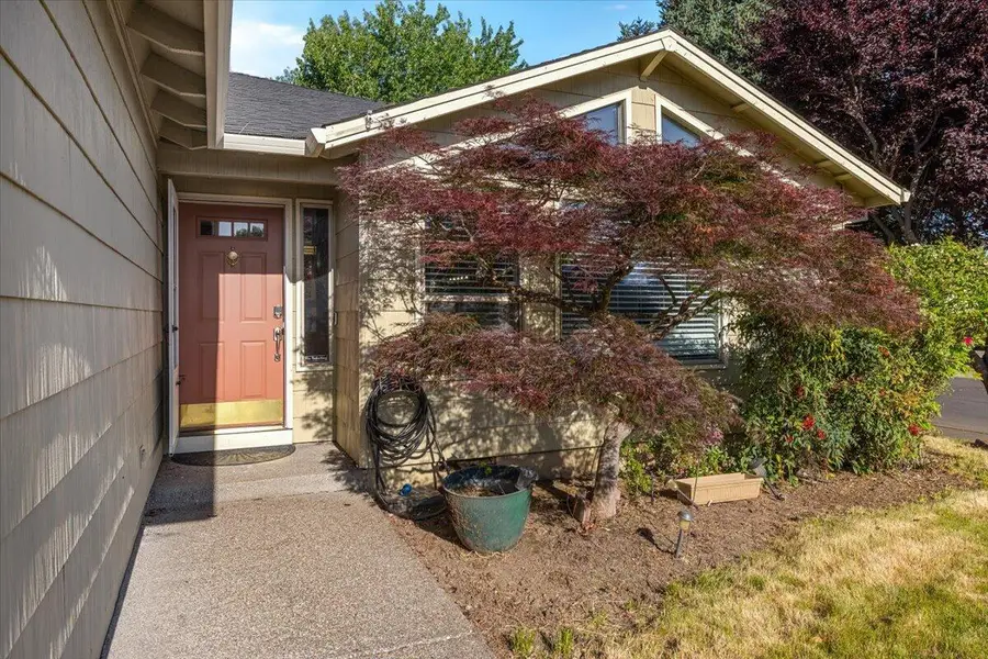 1111 Looking Glass Way, Central Point, OR 97502 - #3