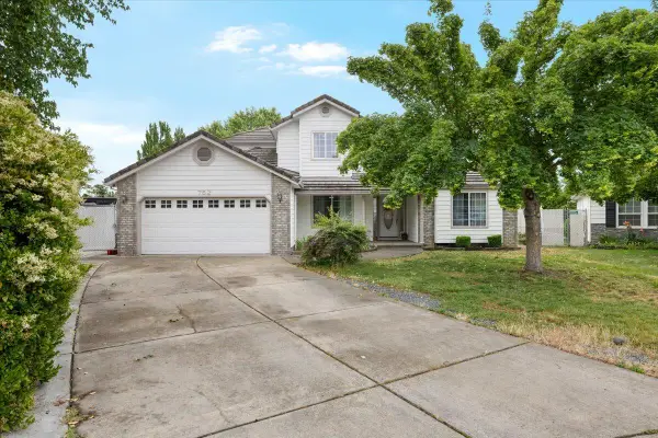 752 Mallory Court, Central Point, OR 97502