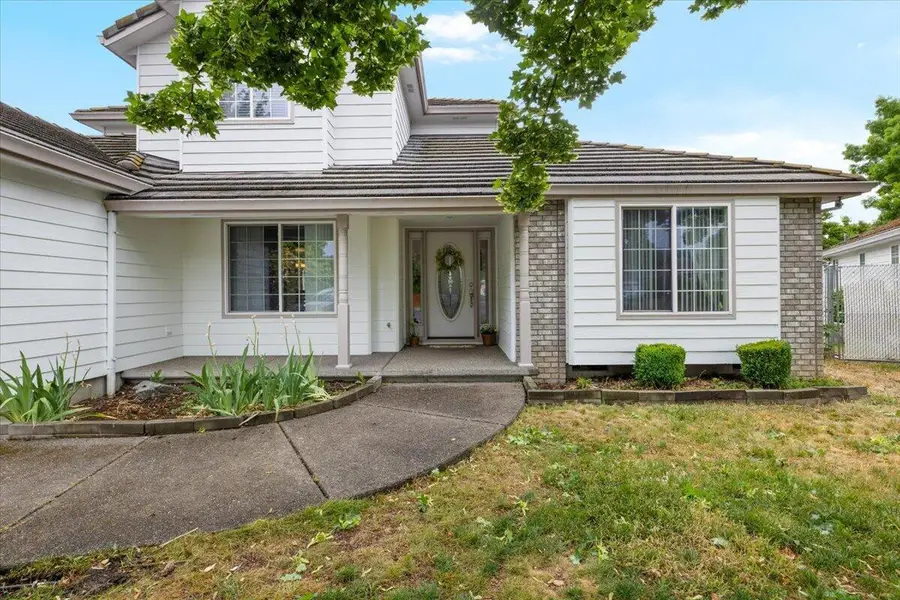 752 Mallory Court, Central Point, OR 97502 - #2