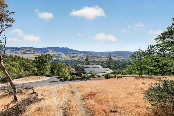 163 Hitt Road, Ashland, OR 97520