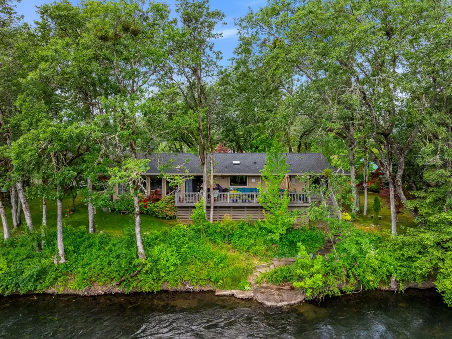 22300 Highway 62, Shady Cove, OR 97539 - #2