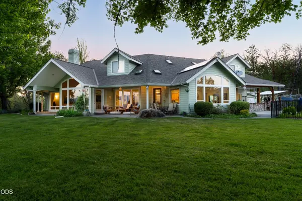 1117 Peco Road, Grants Pass, OR 97526