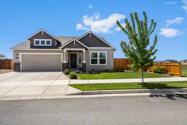 1132 NW Golf Course Drive, Madras, OR 97741