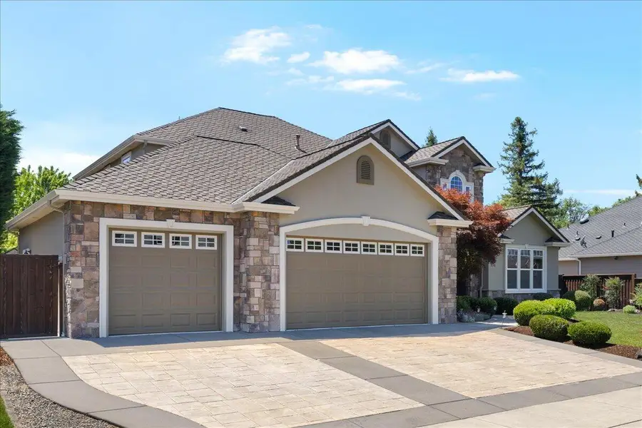 574 Grey Hawk Way, Central Point, OR 97502 - #3