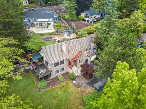 1477 Angelcrest Drive, Medford, OR 97504
