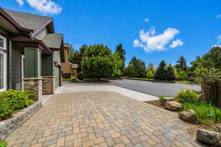 1652 NE Redrose Court, Bend, OR 97701 - #2