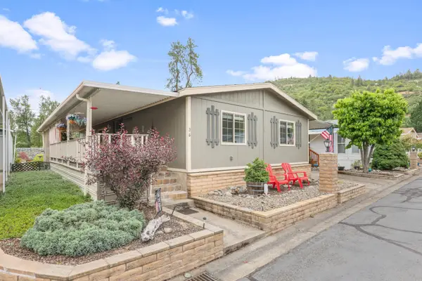 20055 Hwy 62 #36, Shady Cove, OR 97539