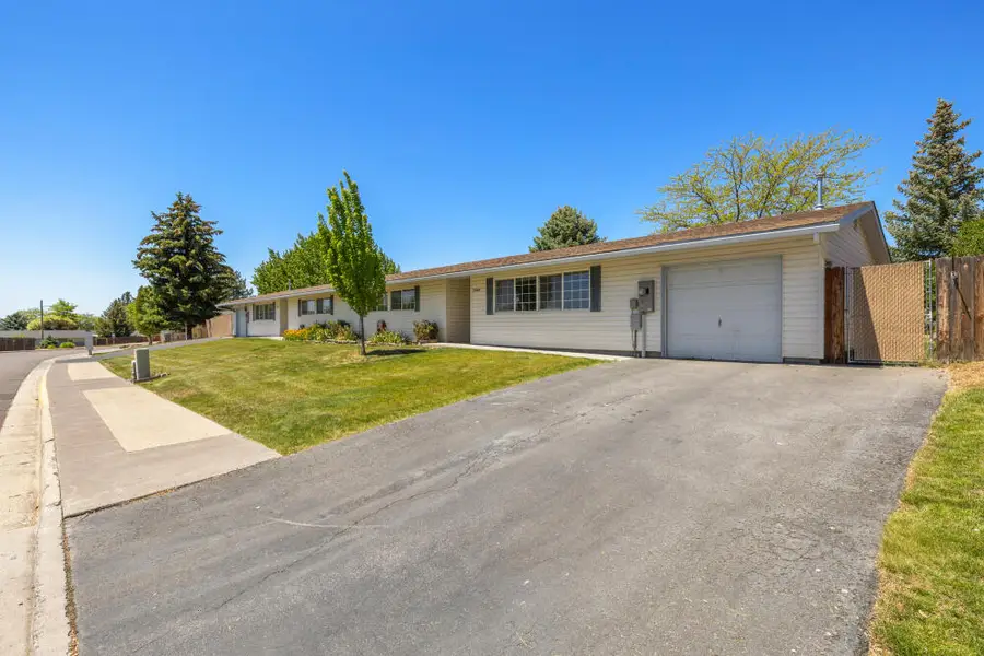 10405 Preddy Avenue, Klamath Falls, OR 97603 - #2