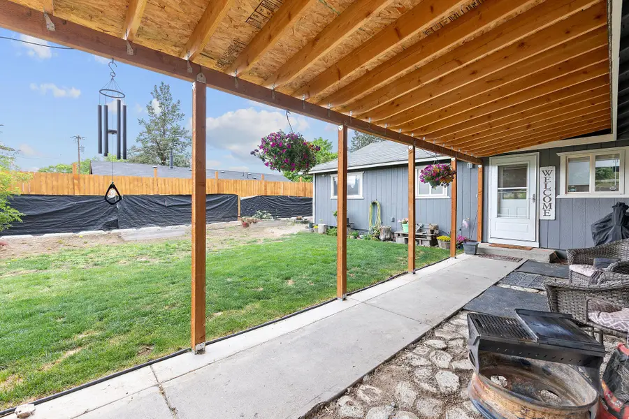 276 NE 10th Street, Madras, OR 97741 - #2