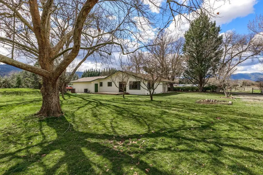 3522 Bellinger Lane, Medford, OR 97501 - #2